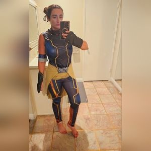 Womens Medium Black Panther Shuri Halloween costume
